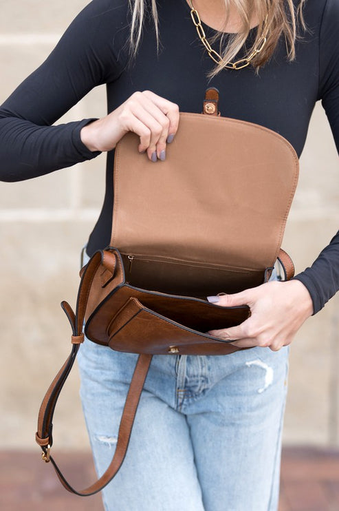 Sleek Classic Fashionable Vegan Leather Saddle Crossbody Bag - Accessoriesforever