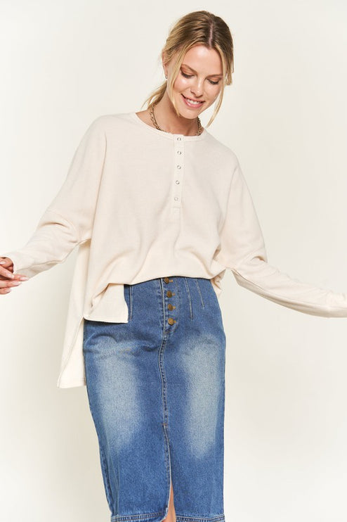 Chic Side Slit Top with Unbalanced Hem Pullover Knit Top