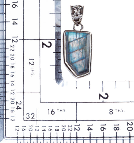 925 Sterling Silver Natural Gemstones Labradorite Pendant FJSVP2106